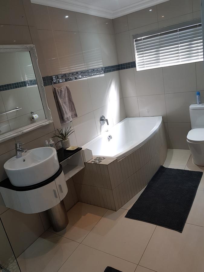Apartament Yellow Door Bloemfontein Zewnętrze zdjęcie